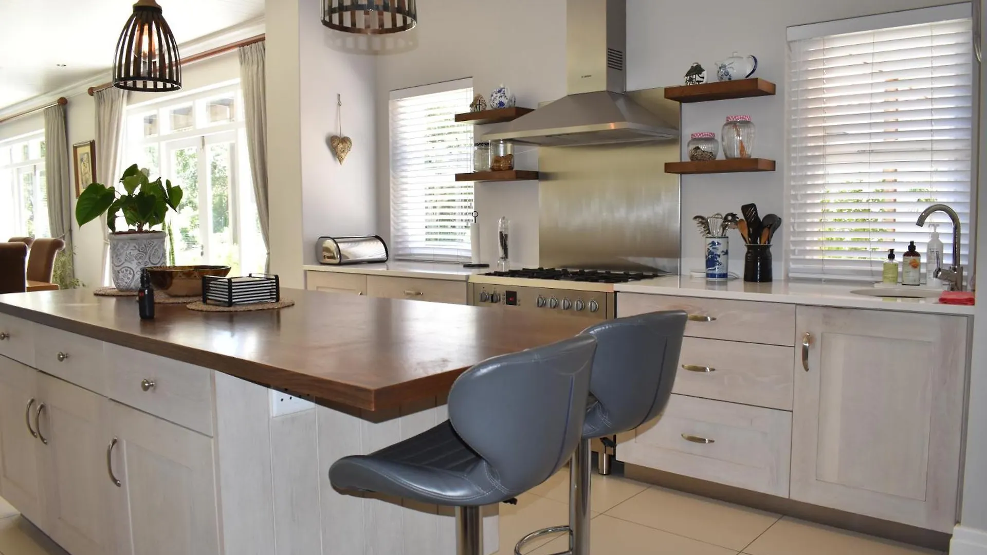 Mountain View Villa In Exclusive Security Estate, Hout Bay, Cape Town